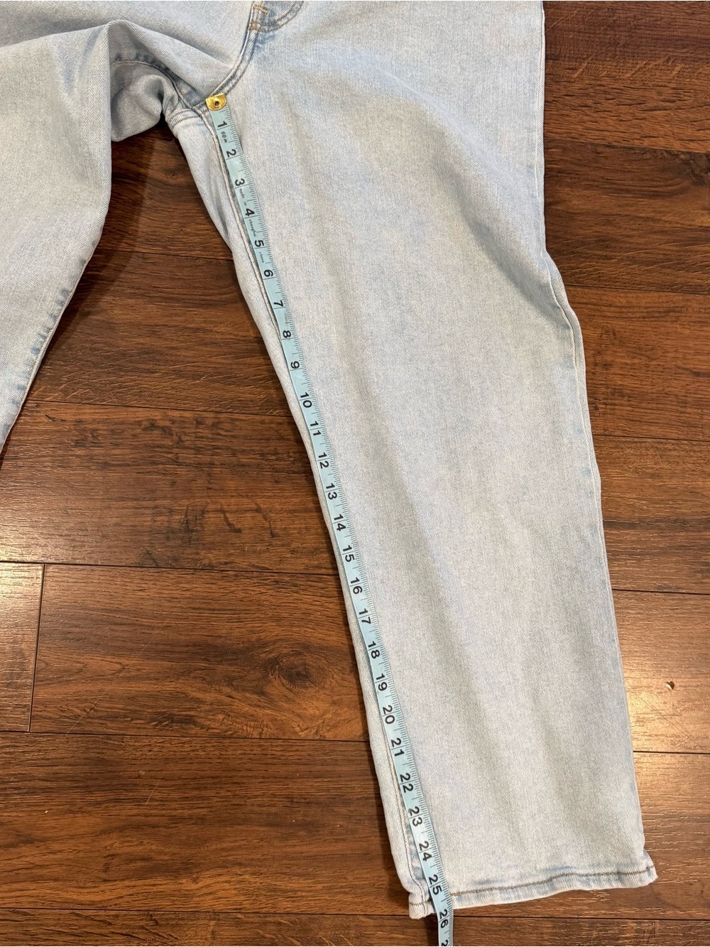 Levi's Light Blue Relaxed Ribcage Straight Ankle 32x27 - Picture 5 of 9